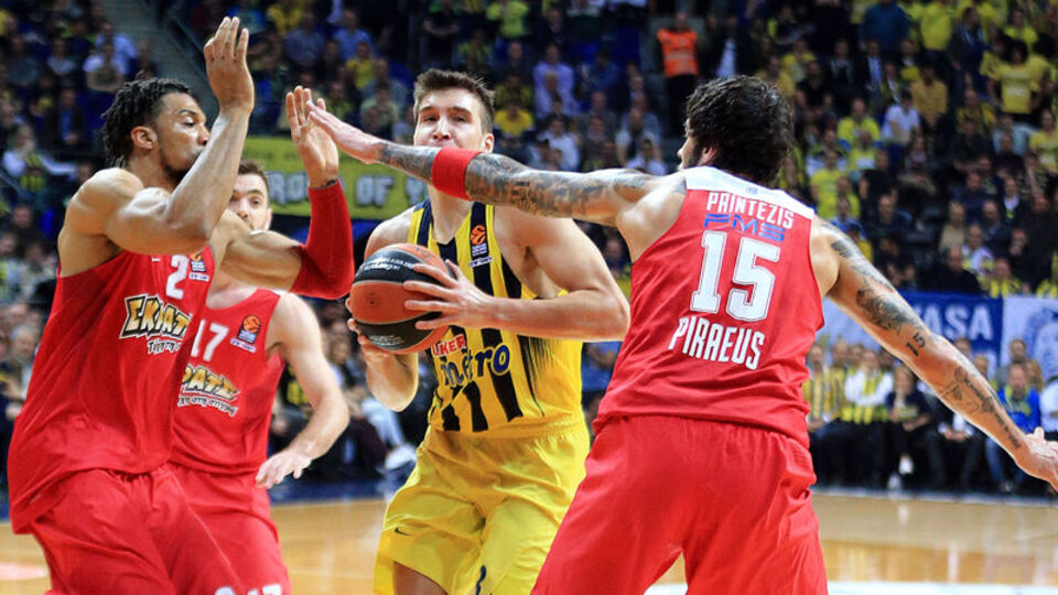Fenerbahçe finalde Olympiakos ile karşılaşacak