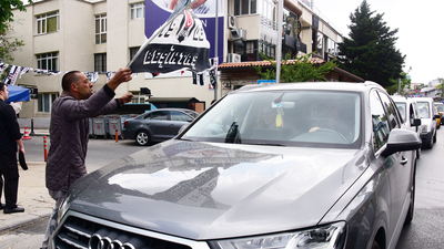 Van Persie'ye ilginç protesto