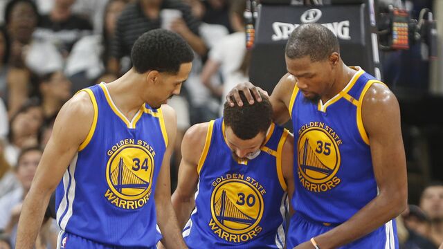 Golden State finale yürüyor!