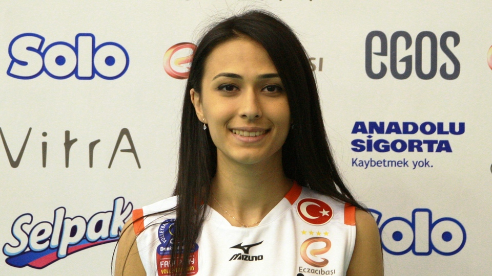 Eczacıbaşı onu bırakmadı!