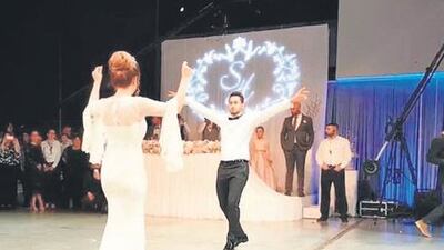 Hakan Çalhanoğlu'ndan zeybek şov