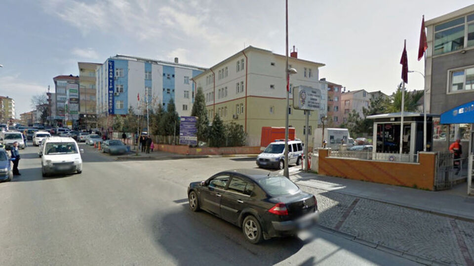 Akılalmaz olay! Eskort kızları polisin elinden kaçırdılar