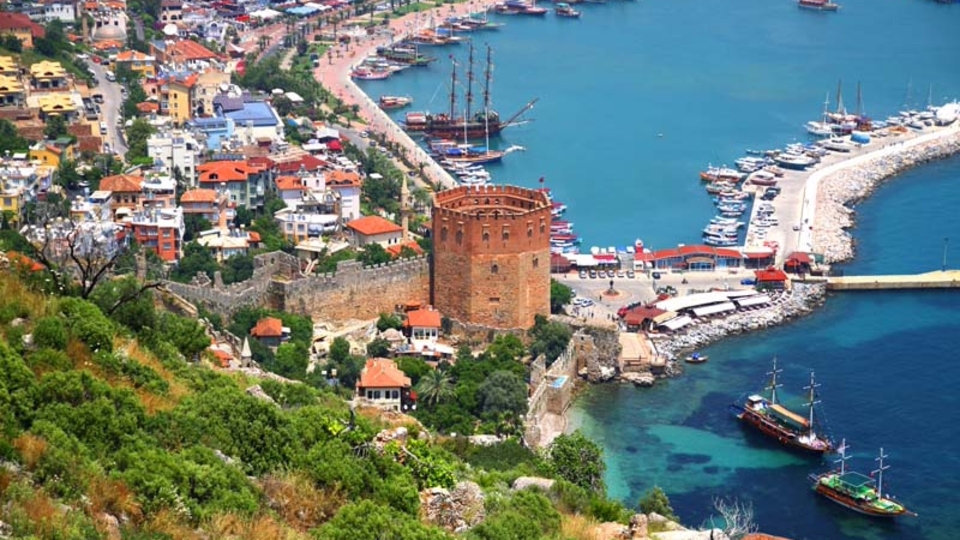 En çok Antalya ve Muğla'yı vurdu