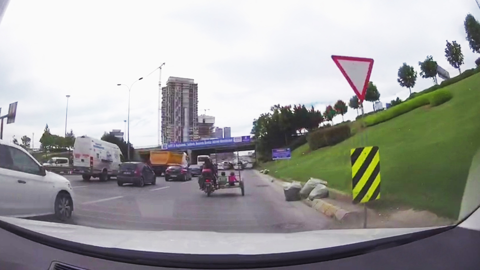 Güpegündüz şoke eden görüntü!