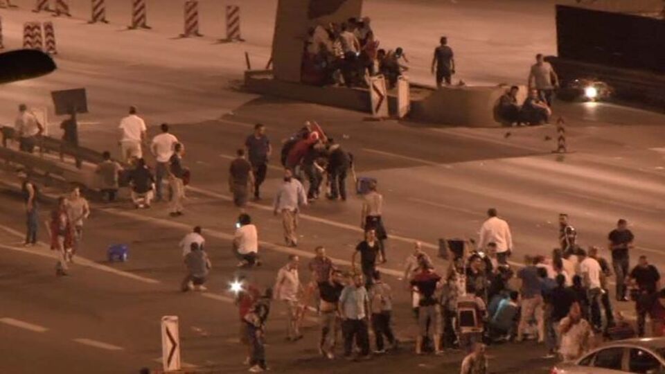 FETÖ'nün Kamu Kurumlarına Sızarak Örgütlenmesi