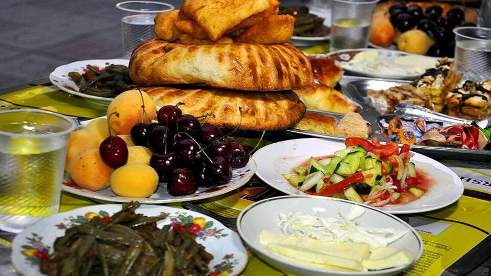İşte Ramazan'ın ilk iftar menüsü!