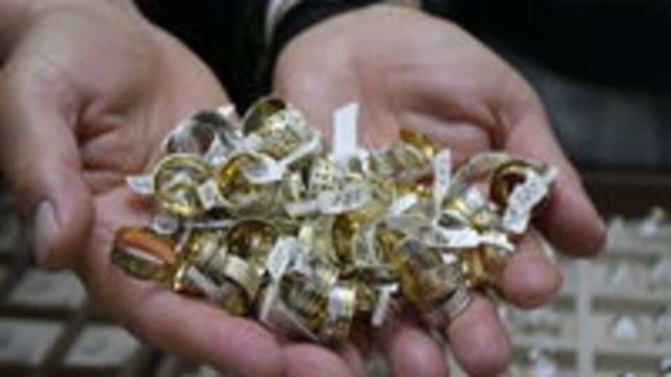 Düğün sezonu için 10 bin alyans modeli