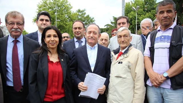 İstanbul Üniversitesi Tıp Fakültesi Hastanesi'nin Hasdal'a taşınmasına protesto