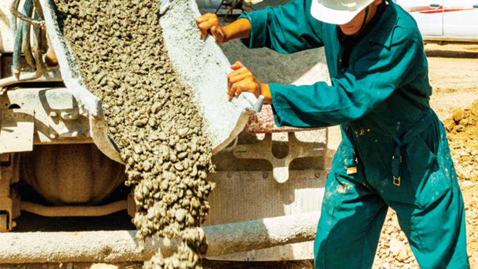 Demir büktü beton ezecek