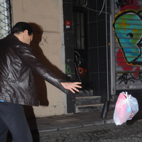 Çöp poşeti utandırdı