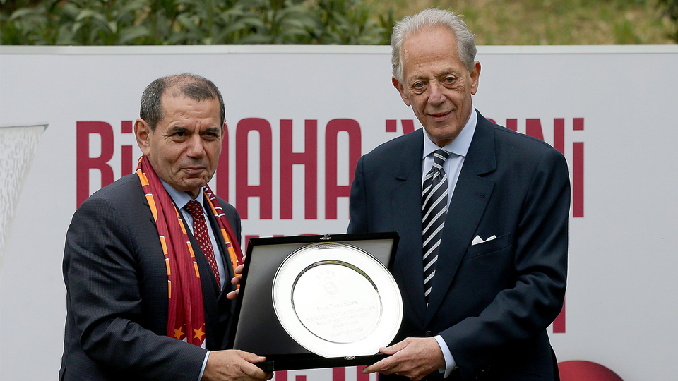 Faruk Süren topa tuttu: Kulübü tek başına yönetiyor!