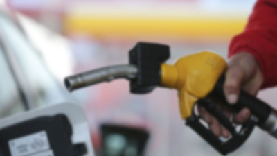 Aracına fazla yakıt konulmasına tepki gösterdi diye...