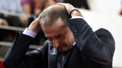 Pınar Karşıyaka'da ayrılık var!