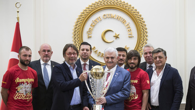 Başbakan Yıldırım Göztepe'yi ağırladı