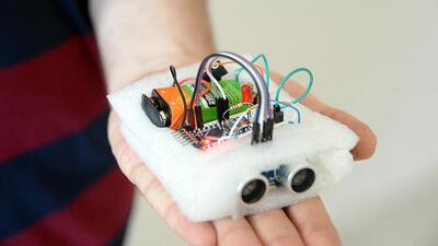 Görme engelliler için titreşimli uyarı cihazı geliştirildi! Önlerine engel çıktığında...