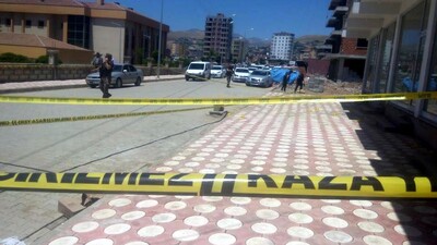 Belediye başkanına yönelik terör saldırısında öğretmen hayatını kaybetti