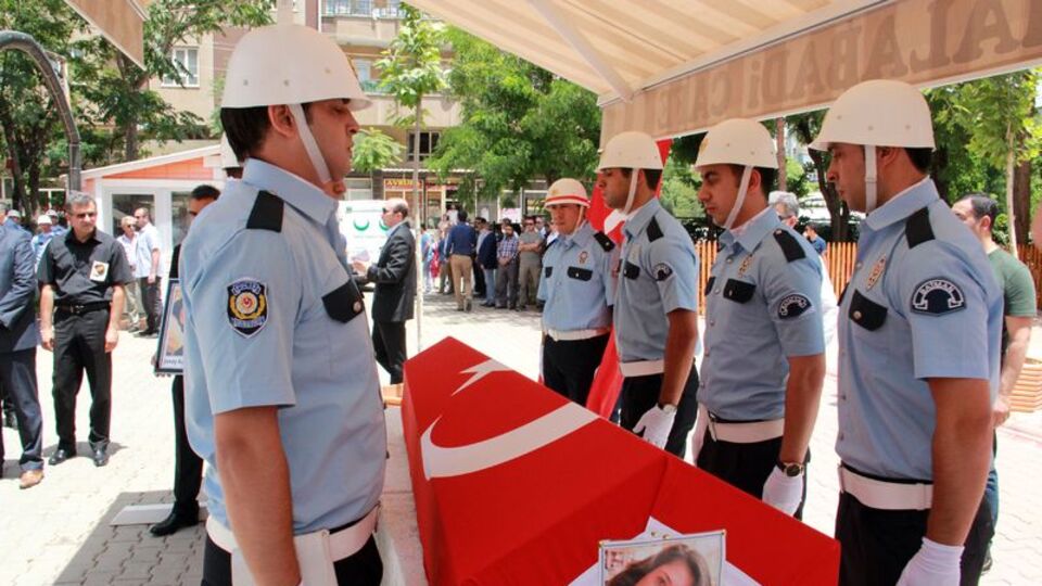 PKK'lı hainlerin katlettiği Aybüke öğretmen uğurlandı