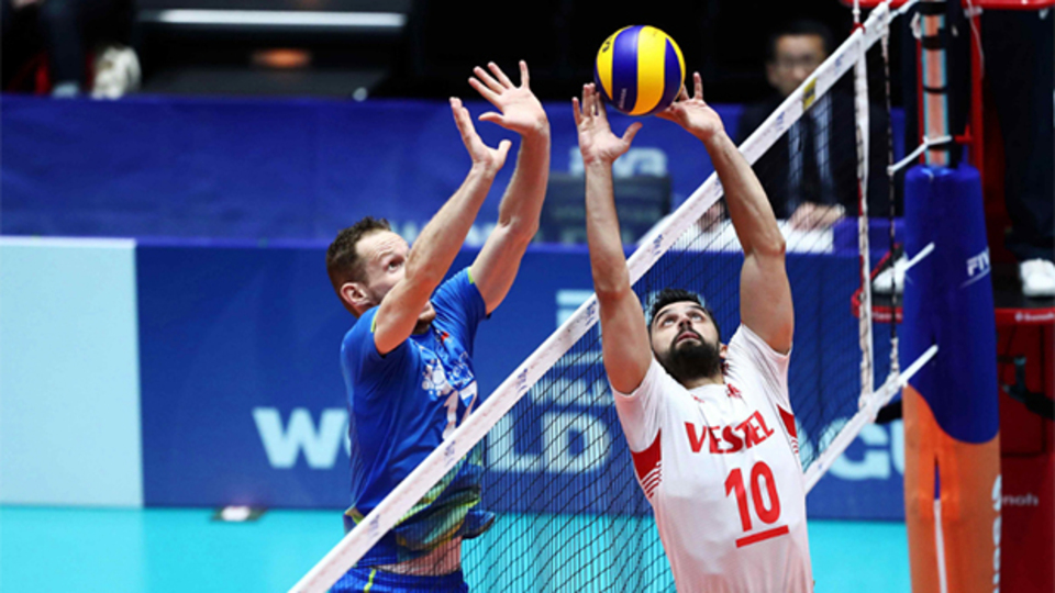 Milliler, Slovenya'ya da yenildi!