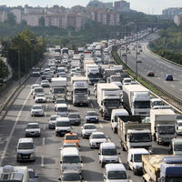 Otomobil sayısı azaldı, motosiklet sayısı arttı