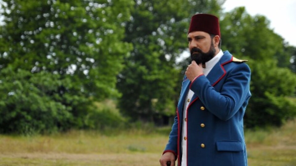 Abdülhamid'in elindeki vesika bütün düşmanı tek cephede topluyor