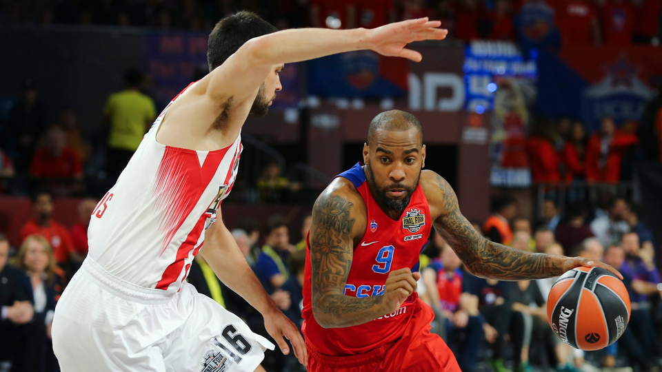 Efes, yıldız ismi bitiriyor!