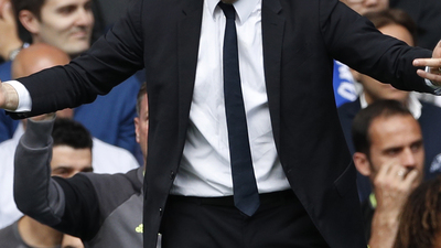 Futbolcuya kafa attı!