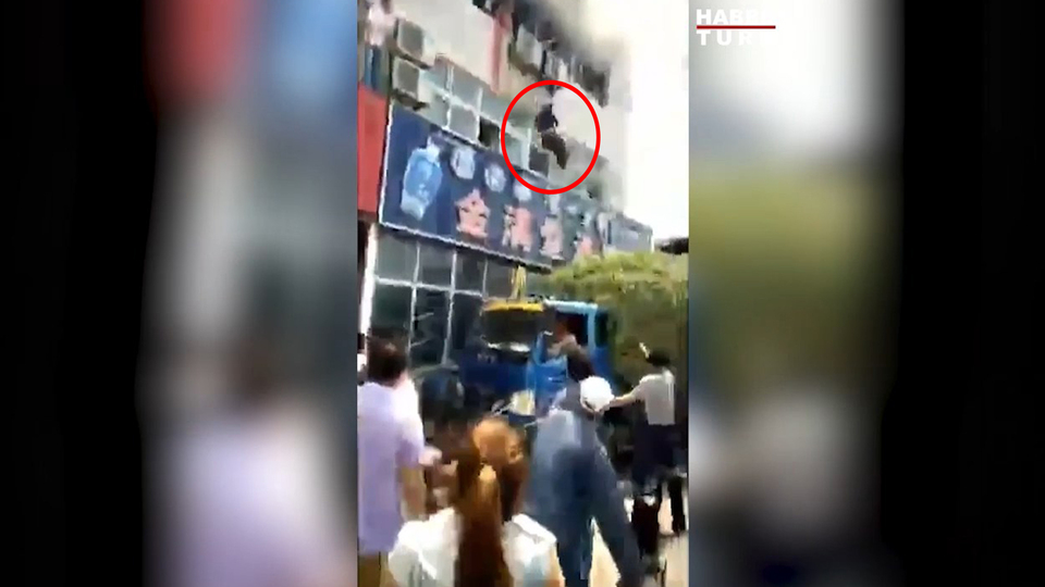 Kahraman kamyoncu onlarca kişinin hayatını kurtardı!