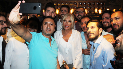 Süperstar, magazin basınına iftar verdi