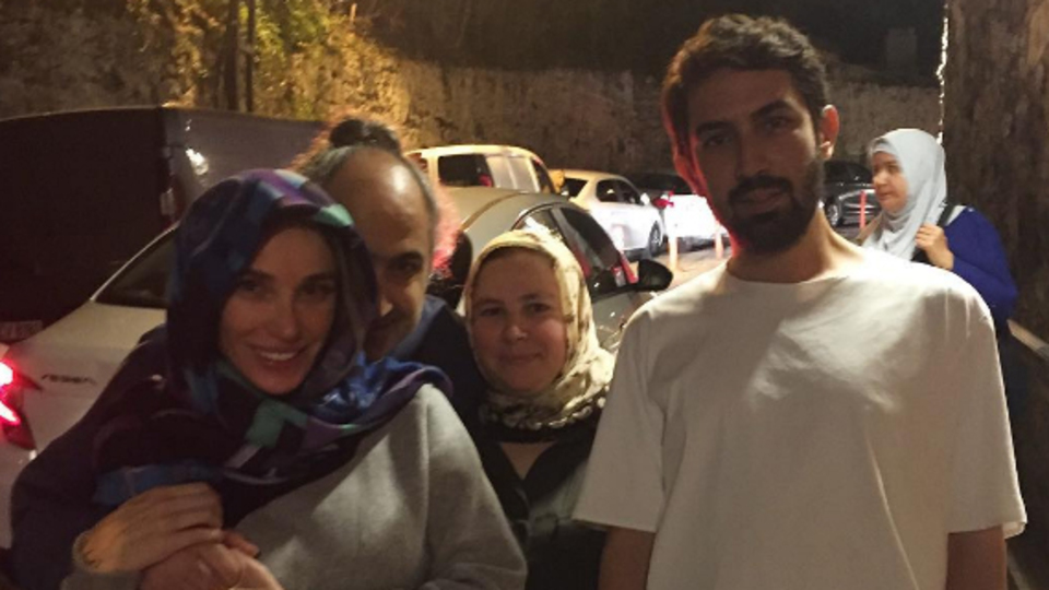 Gülşen türbeye gitti