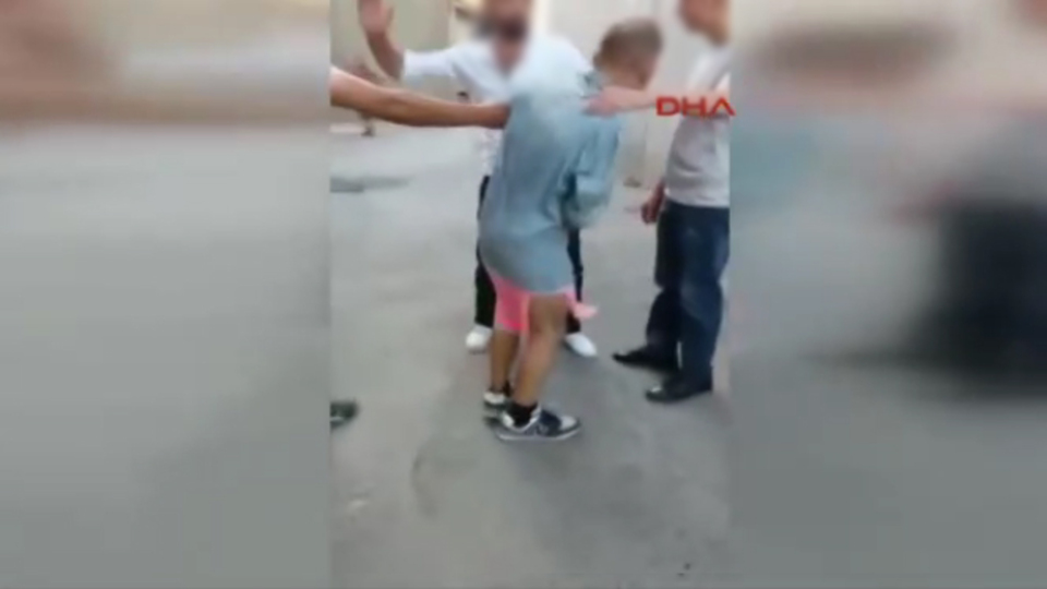 Etek giydirip döve döve dolaştırdılar!