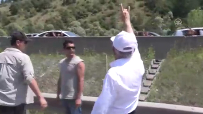 Kılıçdaroğlu'ndan bozkurt işareti