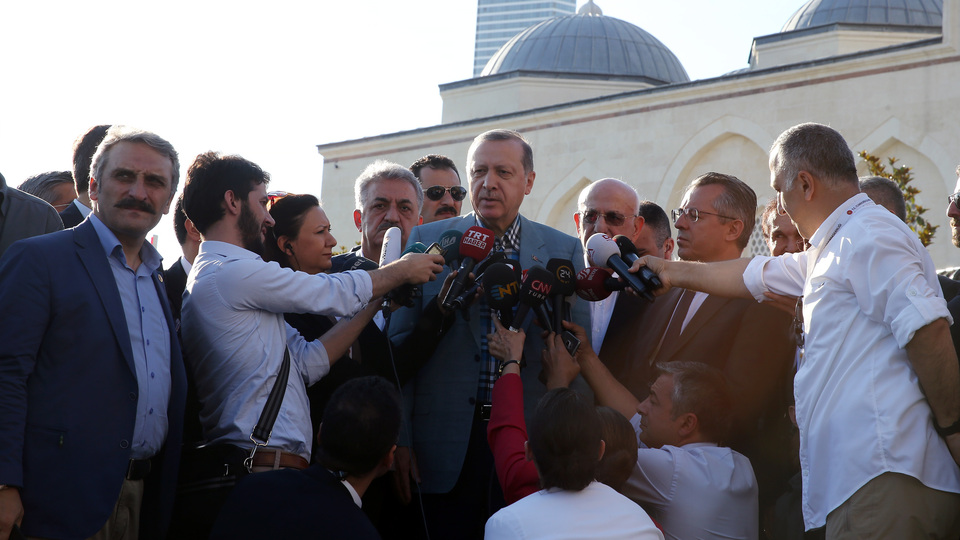 Cumhurbaşkanı Erdoğan kısa süreli bir rahatsızlık geçirdi