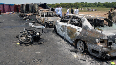 Pakistan'da bilanço ağırlaşıyor! 153 ölü