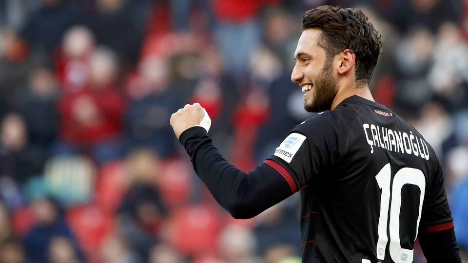 Menajeri duyurdu! Hakan Çalhanoğlu dünya devine...