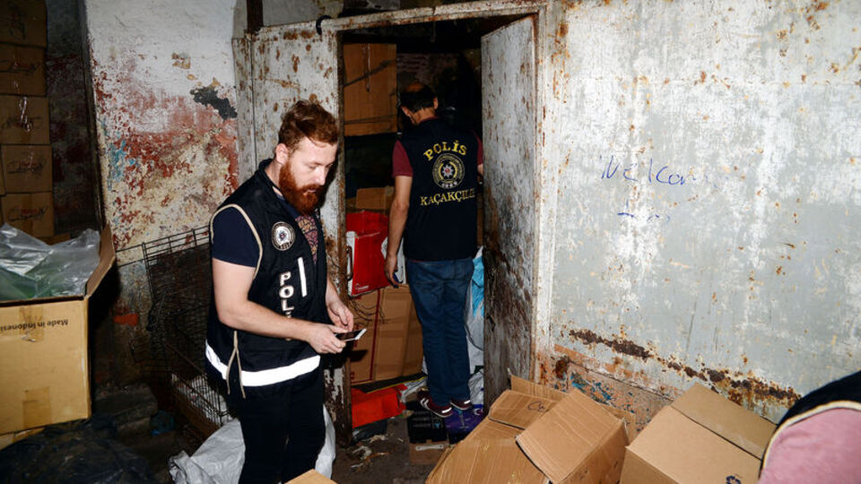 Mahmutpaşa'da 100 noktaya 500 polisle operasyon!