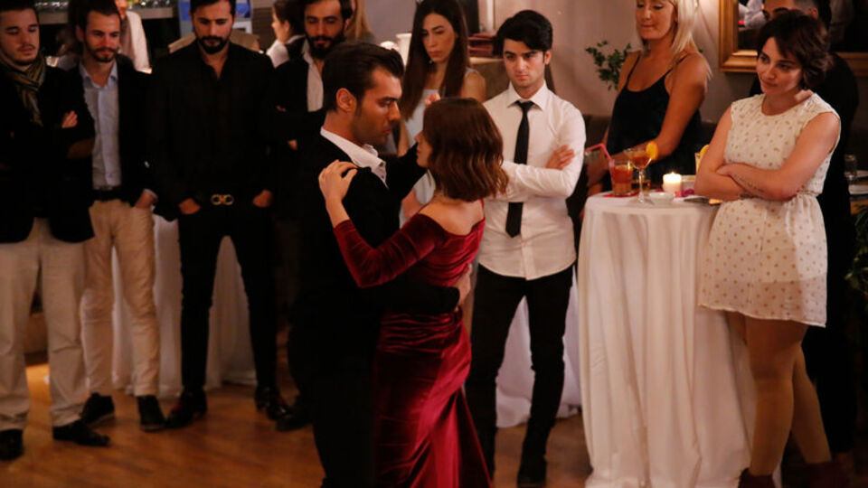 Bora, Şevkat'a tuzak kuruyor