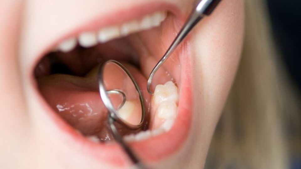 Ağız sağlığında titanyum diş dönemi başladı!