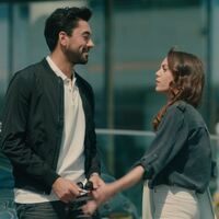 Eğer bir daha gidersen, seni böyle sımsıkı tutacağım ve bırakmayacağım!