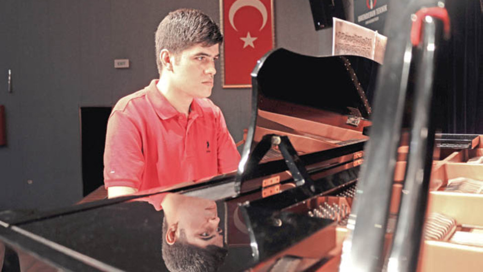Beykoz'un Mozart'ı artık üniversiteli oldu!