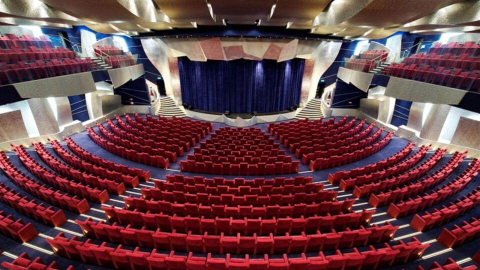 Sinemada düşüş, tiyatroda yükseliş!