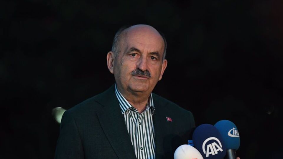 200 bin kamu çalışanına müjdeyi bakan verdi