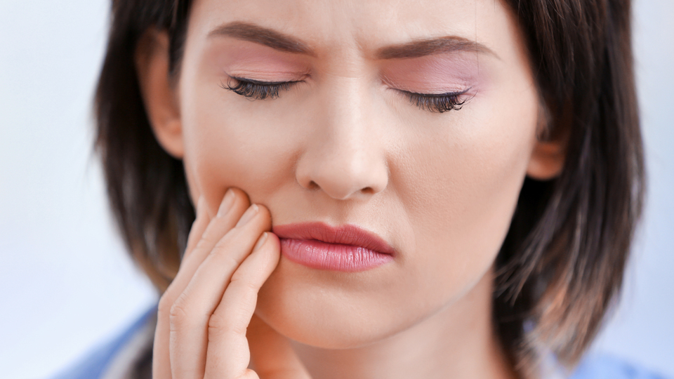 Sigara dişlerin en büyük düşmanlarından biri!