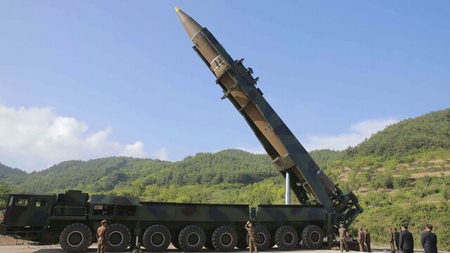 Kim Jong-un: Yankilere 'hediye paketleri' yollayın