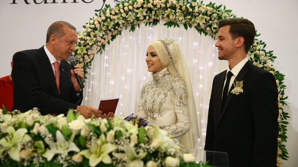 Cumhurbaşkanı Erdoğan, nikah şahitliği yaptı