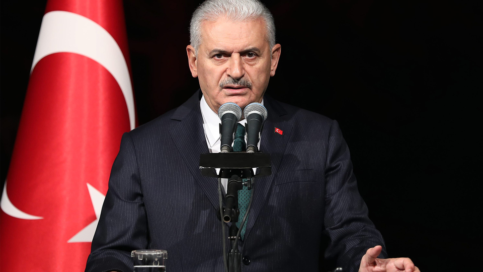 Başbakan vatandaşlara serinkanlılık çağrısı yaptı, Suriyelileri uyardı!