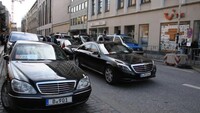 Almanya'da güvenlik alarmı! Erdoğan'ın konvoyu bekletildi!