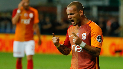 FLAŞ! Sneijder 'kalıyorum' dedi ama...
