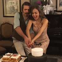 Ünlü oyuncu nişanlandı