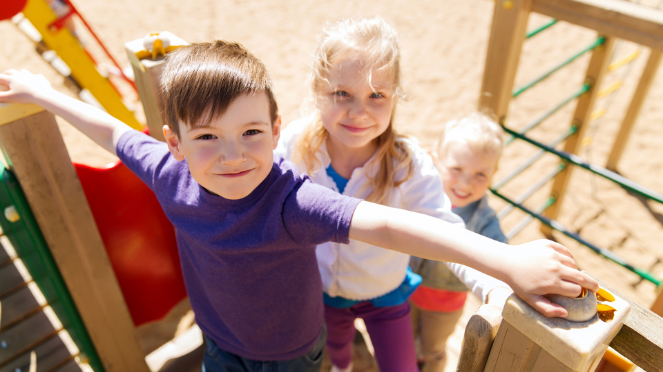 Çocuk parklarındaki tehlike! Çocuğunuza bu kötülüğü yapmayın!