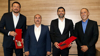 Hidayet Türkoğlu'na, KKTC'den ziyaret